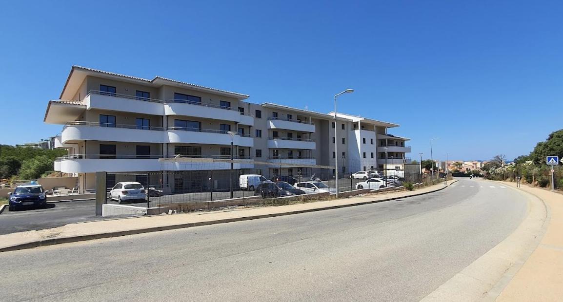 Agosta Porticcio - Plage A 200M - T2 Neuf Entre Mer & Maquis - Barbecue- Res Fiore Di Maghja - Parking - Wifi - 4 Pers Les Hameaux de Porticcio Eksteriør bilde